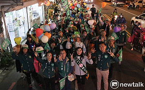 林宜瑾與數百鄉親新化大徒步 矢言不讓黑金玷汙台南