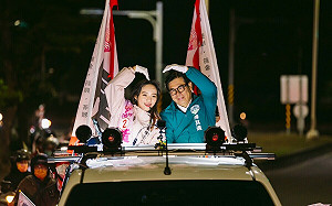 陳其邁陪黃捷、李昆澤車掃 近百支持者「捷伴同行」力挺進國會