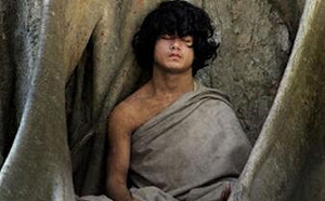 曾數月不吃不睡被指「佛陀轉世」！尼泊爾「佛男孩」遭控性侵 潛逃3年落網 