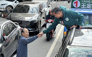 王定宇馬不停蹄車掃謝票  誠摯感謝選民栽培