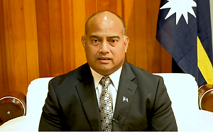 (影)斷交焚燒諾魯國旗？網路社群影片引發熱議 傳農技團員工遭逮