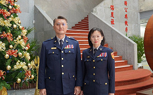 北市警局8單位布達交接 新任大同分局長和保大大隊長「夫妻檔」同框