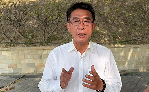 民進黨內高雄市長提名戰火升溫 賴瑞隆鬆口參戰! 許智傑觀望中