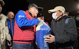 最強寒流來襲 新北啟動低溫關懷機制 侯友宜訪視街友關懷