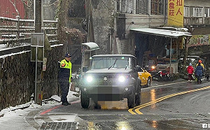 公務人員頂低溫為民執勤 桃市府供熱飲、暖暖包抗寒流