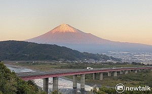 富士火山口附近發現4人死亡 專家呼籲不要提前攀登