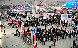 地表大規模人群移動！中國春運展開 官方估 40 天運 90 億人次