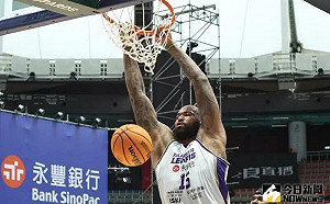 卡森斯已完成工作證申請