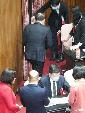 游錫堃瀟灑走人內幕》賴清德3次力邀連任不分區：請你不要公開反對