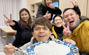 員工上山追雪「帶在地伴手禮」！蔡阿嘎驚：我吃的雪是地上的？