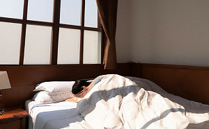 換季情緒波動大！中醫：「睡對時間」才能遠離季節憂鬱