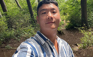 阿翰30歲曬「童年慶生照」！網認錯壽星：哪個是你？