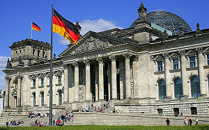 電子支付侵犯個人自由? 德國「難民付款卡」引論戰