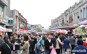 新化年貨大街登場  黃偉哲歡迎全民買年貨逛老街抽大獎