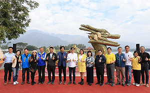 出席美濃花海開園    陳其邁邀民眾春節樂遊高雄東九區 