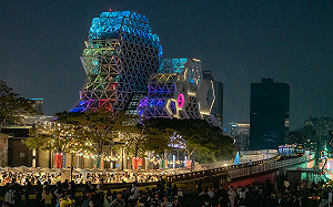 走春首選最強檔市集！380品牌齊聚「駁二小夜埕」