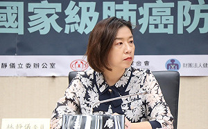 急診爆滿求助林靜儀遭譏「小腦袋」   醫師諷:感謝偉大次長不停勸退醫護離職!
