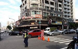 春節連假出遊人潮多！高市警針對易壅塞路段加派警力