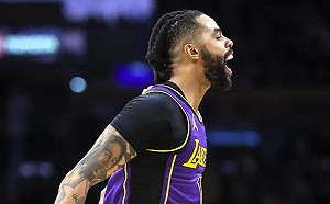 Russell大爆發轟30分  湖人大勝鵜鶘