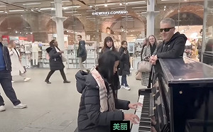 (影)台人獻奏《望春風》和英國鋼琴家互動！卡瓦納讚：自由象徵、太美了
