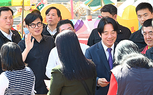 初五赴高雄、屏東參香發福袋　賴清德承諾繼續守護台灣