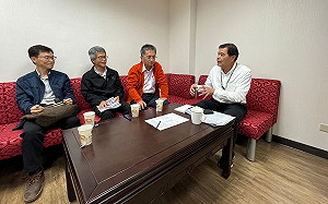 避免芒果早花落果擴大  綠委徐富癸聯手農糧署、農改場研商顧農民