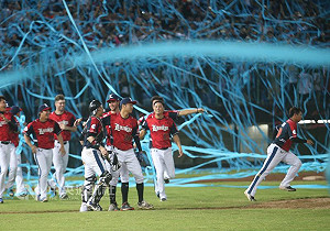 桃猿全壘打慢熱 季冠軍靠團體式攻擊