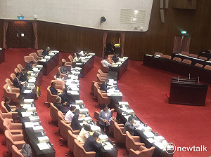 立院二讀 公立教職月退樓地板為32160元