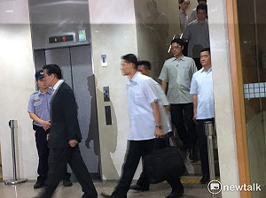 洩密案開庭3.5小時  馬英九不發一語離去