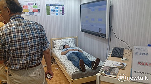 居家照顧可以很智慧！站著躺著隨時都可監測