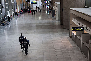 有人擅闖禁區 法國戴高樂機場疏散兩千人