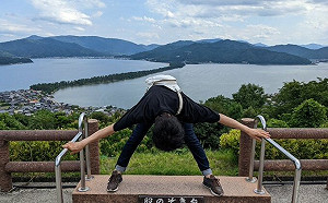 日本觀光景點「天橋立」遊客竟遭同事推落山谷 警方調查細節中