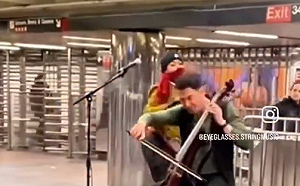 (影) 毆打頭部、背後割頸! 紐約地鐵站接連發生暴力襲擊 亞裔提琴家受害