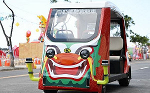 全國首輛「台灣燈會自駕車」！高鐵燈區2/25起開放試乘