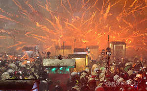 台南鹽水蜂炮最高潮 大型炮城接力施放狂炸