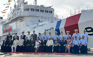 防長率隊登中業島宣示主權!  菲律賓還花4億美元買5日本大巡邏艇