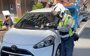 晚間22時後「紅線停車」擬不開罰？王國材給答案