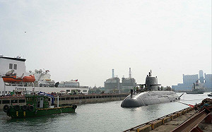 國造潛艦「海鯤」邁步！裝好光電桅杆 今起「泊港測試」