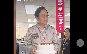 張善政當神秘嘉賓幫229壽星慶生 網友讚窩心：暖哥無誤