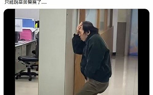 (影)天冷跳起來?阿伯警局熱舞｢麥克傑克森上身｣網嘆： 辛苦警察了