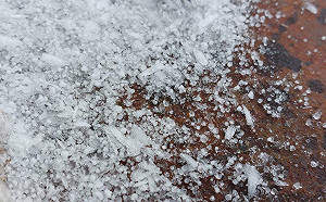 強烈大陸冷氣團來襲 玉山北峰下冰珠