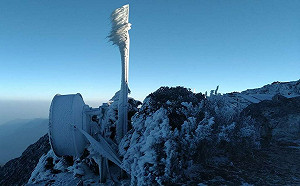 絕美三月雪！玉山氣象站氣溫-7.9度  今晨積雪1公分