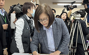 私訊召委談原民升遷 管碧玲認失禮但指「邏輯錯誤」 