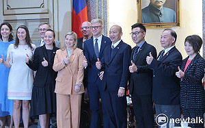 韓國瑜接見愛沙尼亞議員：讚「江啟臣俊俏及我的能力」帶領立院