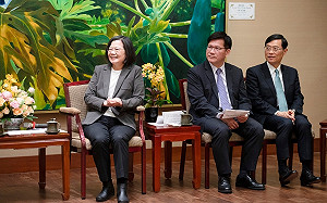 推動產業轉型升級以厚植國力 蔡英文盼與業界加強合作