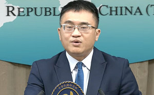 許銘春稱印度移工「膚色相近」說法惹議 外交部回應   