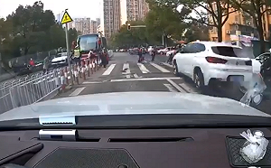 (影) 又是放學時開車撞學生! 繼山東德州後 長沙浪琴山再發生慘劇