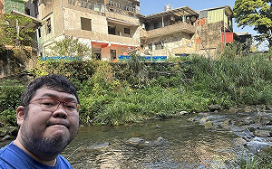 四叉貓直擊黃國昌汐止住處拆房 網問：有沒有咆哮過