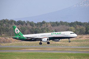 返台航班意外撞機場燈柱!長榮航空回應了