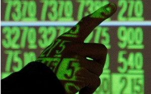 00940「台灣價值」綠油油！ 前十大成分股盤中僅2檔逃過一劫